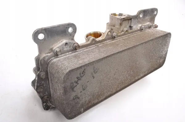 Refroidisseur d'huile Aston Martin Vantage 4.7 OEM 9G33-8C656-CC image 4
