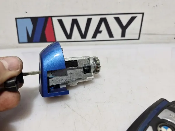 BMW OE Slotsinzet OEM 0 voor E87 Spacegrijs image 3