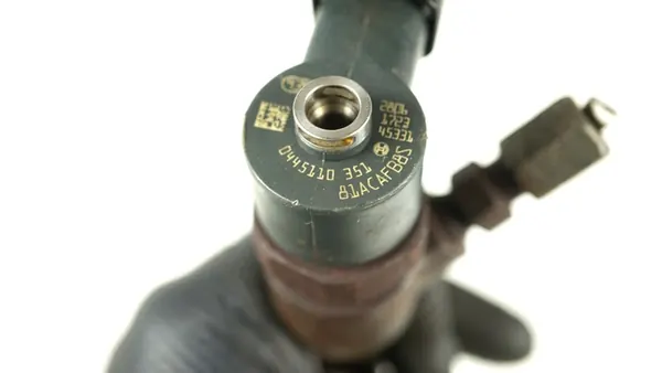 Bosch 0 445 110 351 Injektor image 3