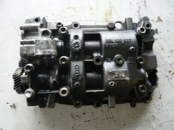 Pompe à huile OEM 03G115105G pour 2.0 TDI CBA CAY CFF CAG image 2