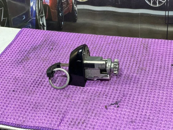 OEM DYM5972 Vasen etulukon sisäosa BMW F20 F21 F22 image 4