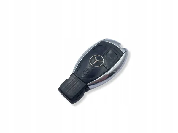 Llave Mercedes OEM UHP2234 - 3 Botones Plata Pez image 3