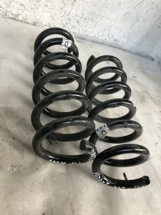 Conjunto molas Mercedes-Benz OEM A2063242600 Usado image 3