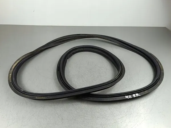 2024 Toyota GR 86 Joint de coffre image 1