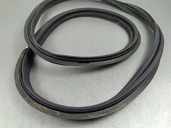 2024 Toyota GR 86 Joint de coffre image 2