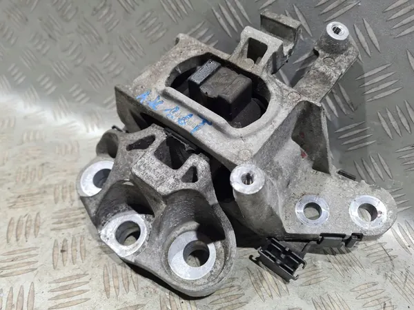 Moottorin tuki Opel Astra K 1.6 Turbo SIDI 1.6 CDTI image 3