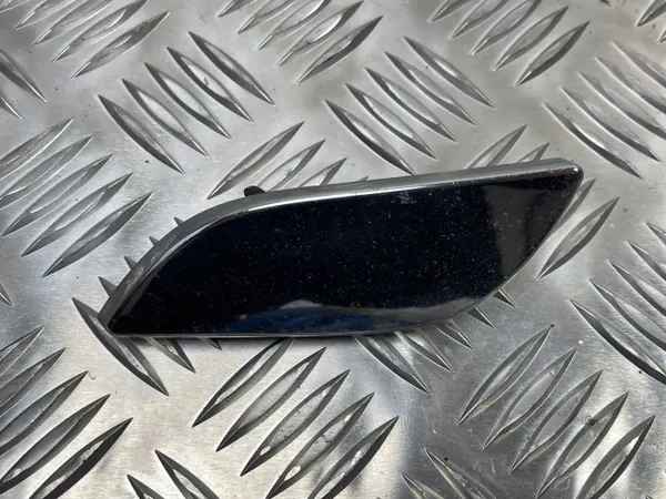Skoda Superb Scheibenwascherdüsenabdeckung OEM 3T0955110A image 2