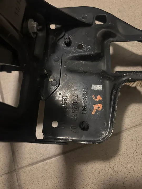 Suporte esquerdo direito montagem BMW F39 F45 F48 MINI 51647426633 image 3