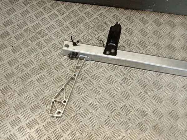 OEM 9J1805341 Porsche Taycan Frontquerstreben-Verstärkung image 8
