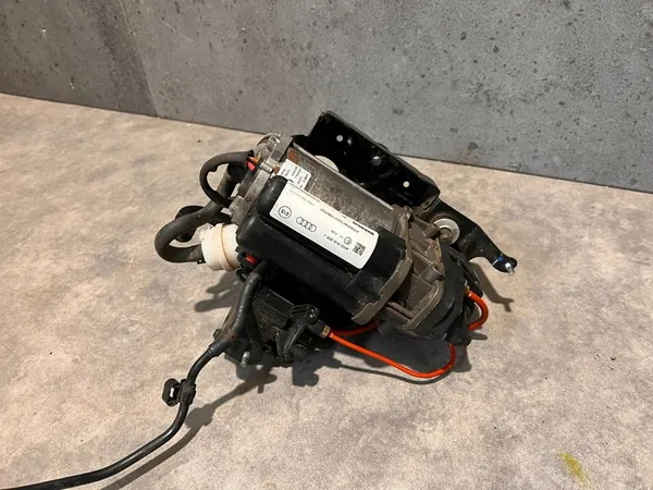 Compressore sospensione AUDI Q7 Q8 4M0616005J image 3