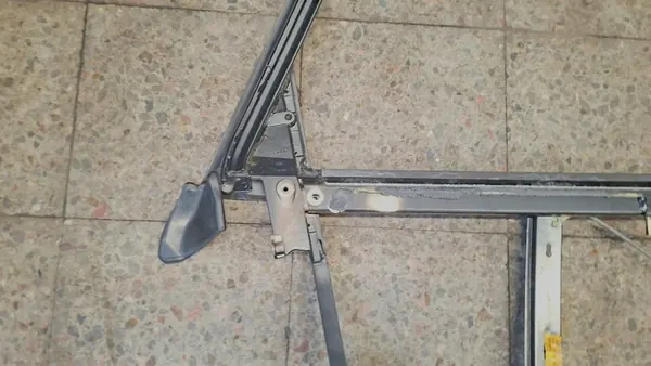 Etummaisen vasemman ikkunan nosturin moottori AUDI A4 B6 8E0837461B image 5