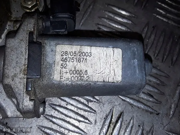Régulateur de vitre Alfa Romeo 147 OEM 46751871 image 3