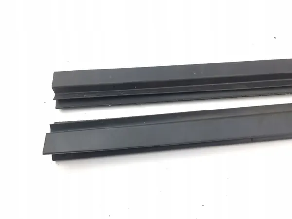 Joint de vitre porte Nissan 370Z 2013 OEM AMD187357 image 4