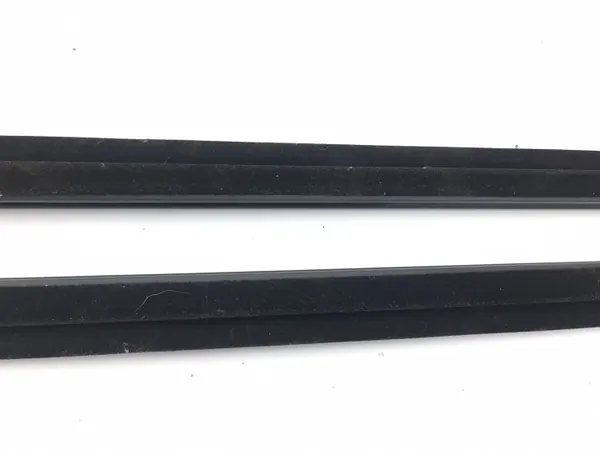 Joint de vitre porte Nissan 370Z 2013 OEM AMD187357 image 8