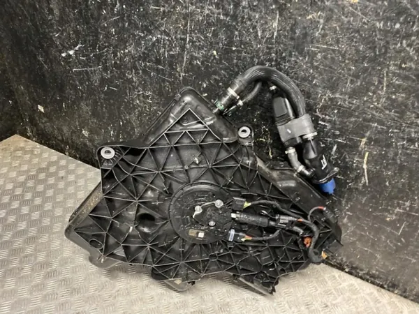 AdBlue Tankpomp OEM 7LA131531 Transporter T6/T6.1 image 3