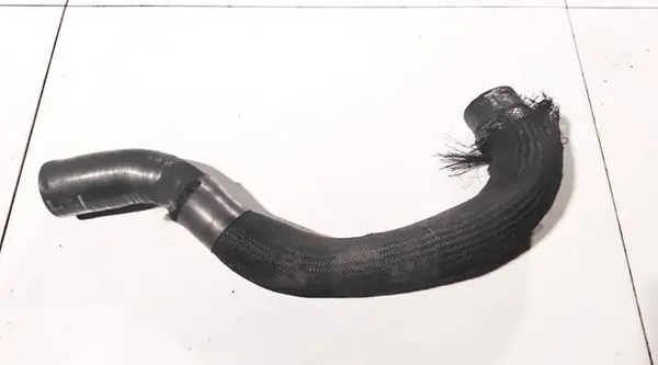 Manguera de intercooler Jeep Cherokee 2006 2.8L OEM 55038729aa image 2