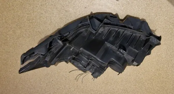 FARO DIREITO RENAULT MEGANE II 7701054655 image 7