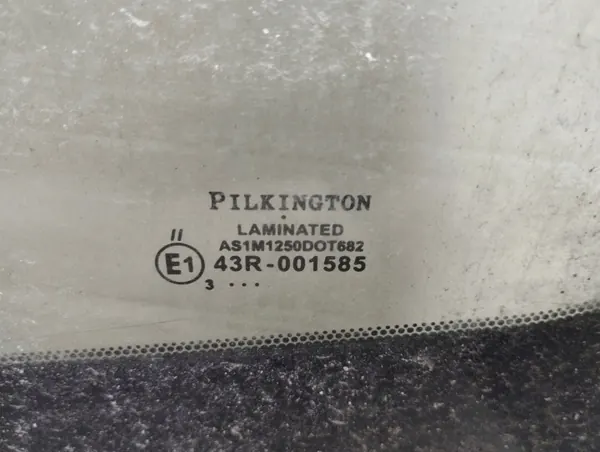 Mazda 5 2012 Framruta OEM AMD136605 image 8