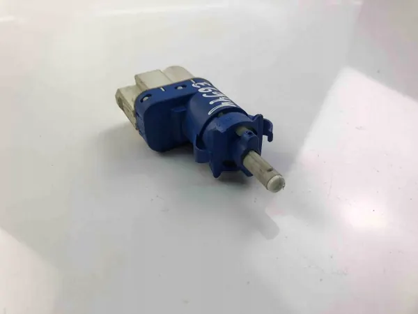 Bremslichtschalter Volvo S60 II 2012 OEM 3M5T9C872AC image 4