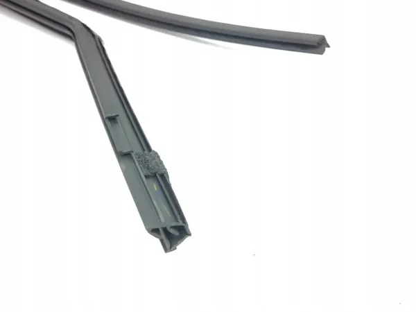 Junta ventana puerta trasera Ford Kuga III 2022 OEM AMD174479 image 3
