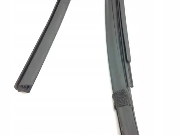 Junta ventana puerta trasera Ford Kuga III 2022 OEM AMD174479 image 9