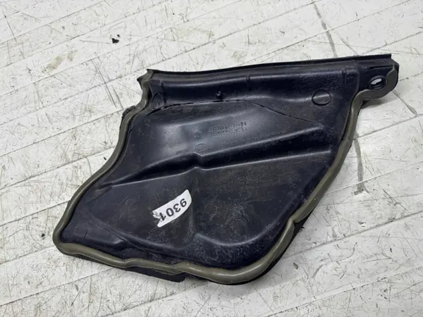 Couvercle de cloison droit d'occasion OEM A1666208001 Mercedes ML GLE W166 image 2