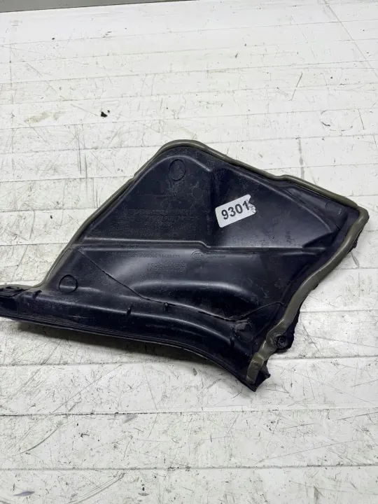 Couvercle de cloison droit d'occasion OEM A1666208001 Mercedes ML GLE W166 image 3