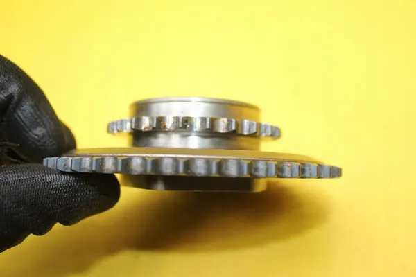 Växellåda vänster Audi A6 C7 2.8 FSI 06E109077E image 2