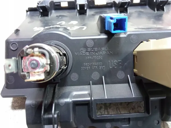 Subaru Levorg USB/AUX-portlock OEM 66241VA000 image 5