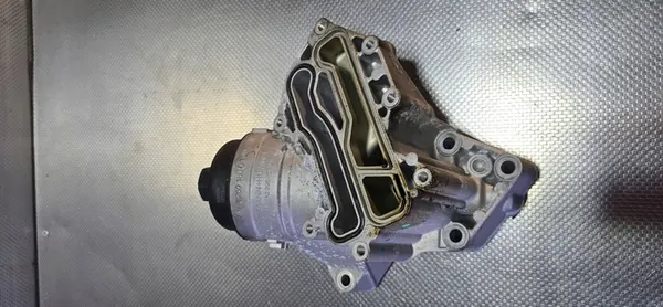 MERCEDES-BENZ A35 W177 AMG Olje Filter Fäste A2601800400 image 2