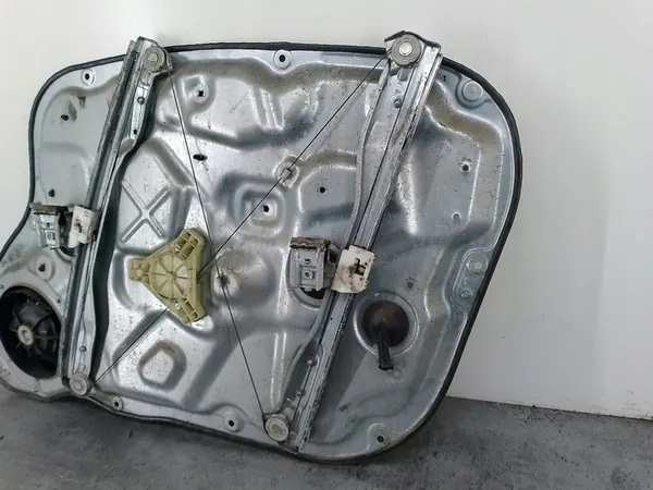 Elevador de vidro dianteiro esquerdo Kia Ceed I SW 824701H000 image 4