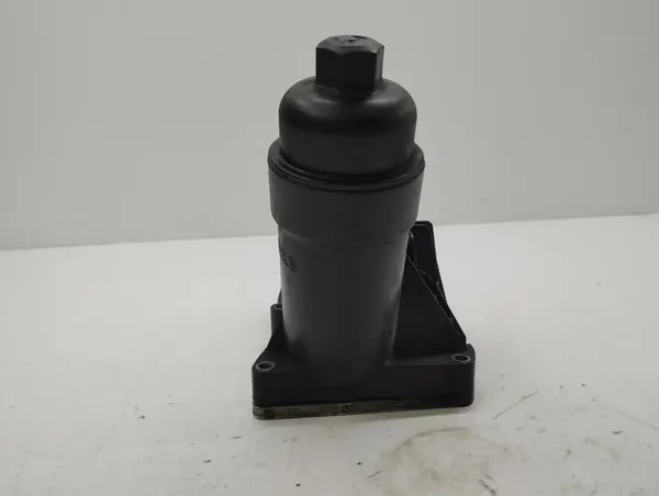 BMW 5 F10 F11 2012 Oljefilterfäste image 2