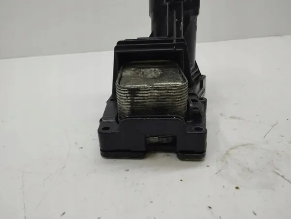 BMW 5 F10 F11 2012 Oljefilterfäste image 3