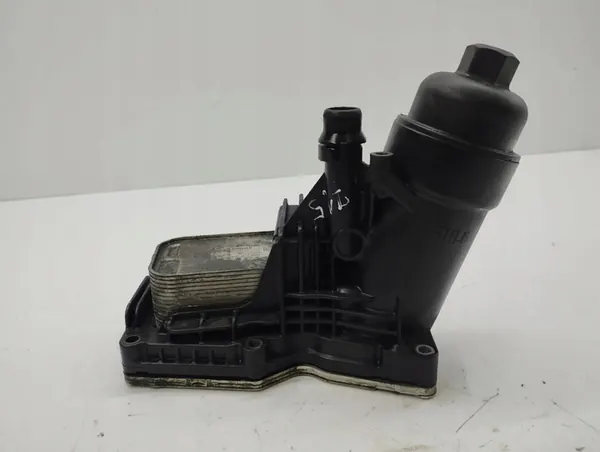 BMW 5 F10 F11 2012 Oljefilterfäste image 6