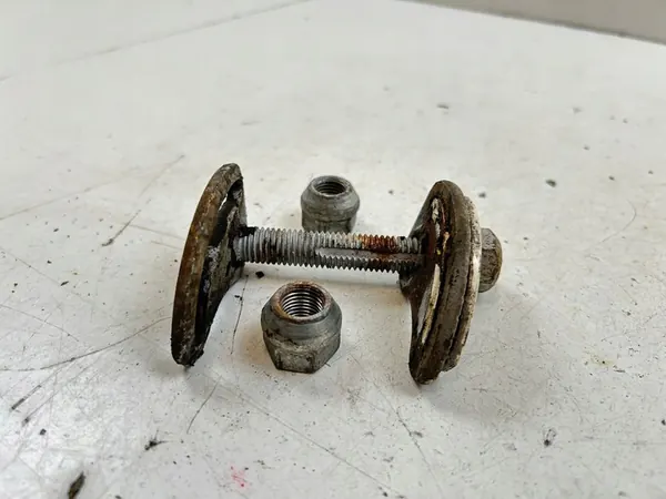 2018 Cadillac Escalade IV Boulon d'alignement de suspension avant MAM79969 image 2