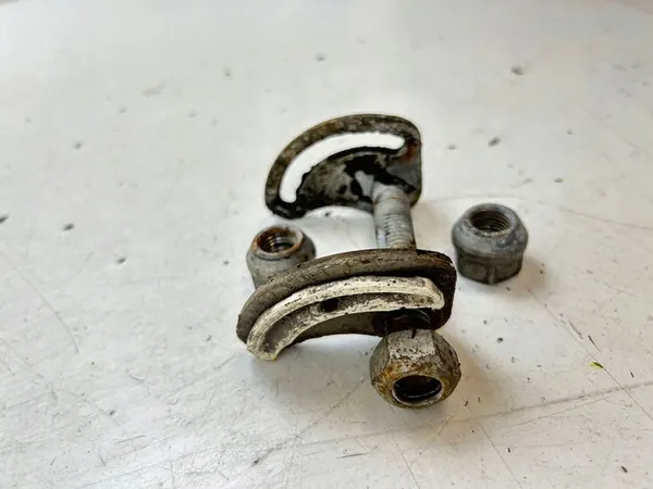 2018 Cadillac Escalade IV Boulon d'alignement de suspension avant MAM79969 image 4