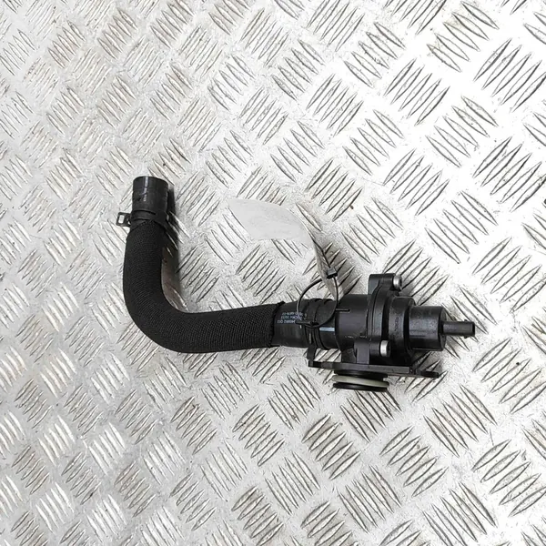 Breather Hose Mercedes-Benz GLE Coupe (C167) A0001532859 image 2