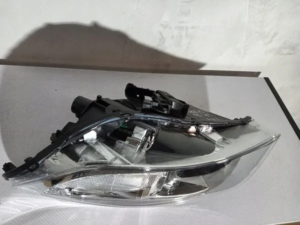 Vasen Etuvalaisin Volvo V60 S60 Xenon image 4