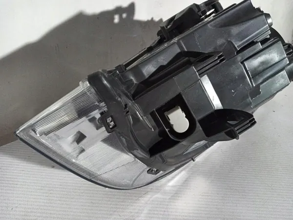 Vasen Etuvalaisin Volvo V60 S60 Xenon image 6