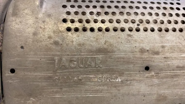 Silencieux central Jaguar XF X250 2009 OEM JUT92589 image 3