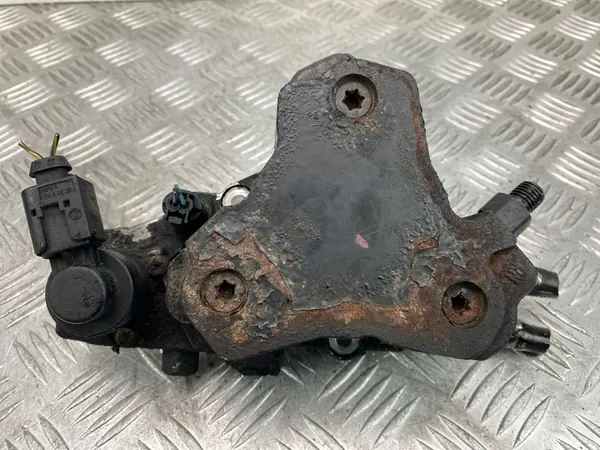 Mercedes-Benz E200 CDI Brandstofpomp image 2