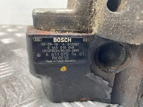 Mercedes-Benz E200 CDI Brandstofpomp image 3