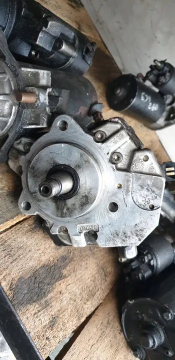 Brandstofinjectiepomp BMW E90 E91 E87 X3 7788670 0445010045 image 4