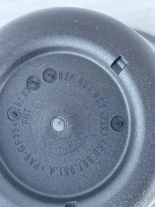 Cinzeiro Audi Q3 83A OEM 83A857951 - Usado image 4