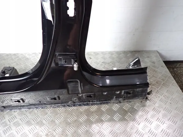Poteau Gauche BMW 118i F20 Post-Lifting OEM 668 11372 image 4