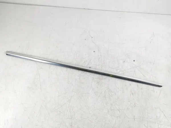 Mercedes-Benz takaikkunan tiiviste OEM 2076738304 image 2