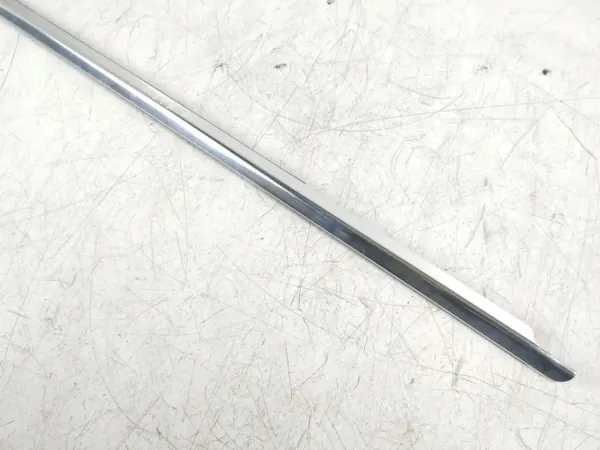 Mercedes-Benz takaikkunan tiiviste OEM 2076738304 image 3