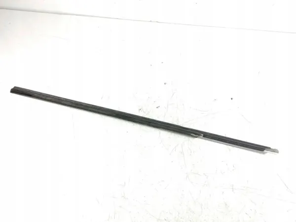 Mercedes-Benz takaikkunan tiiviste OEM 2076738304 image 4