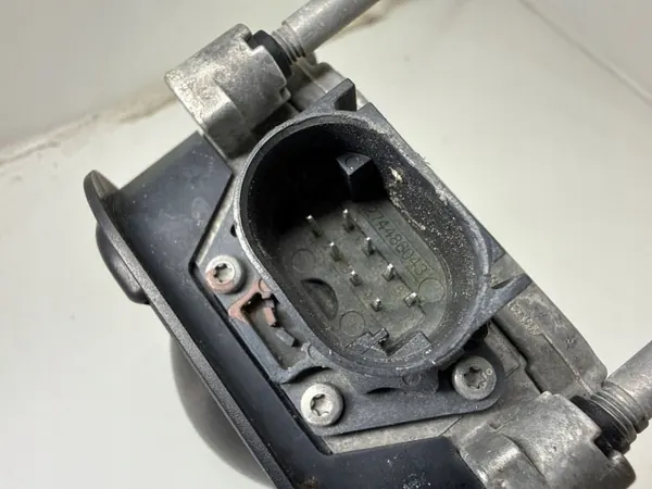 Radar ACC VW Touareg OEM 7P6907561C - Usado image 7