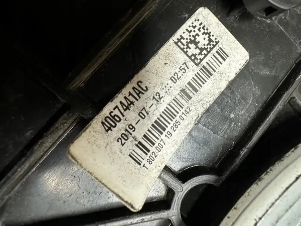 Tanque AdBlue usado OEM 4067410ad para Audi A4 8W image 3
